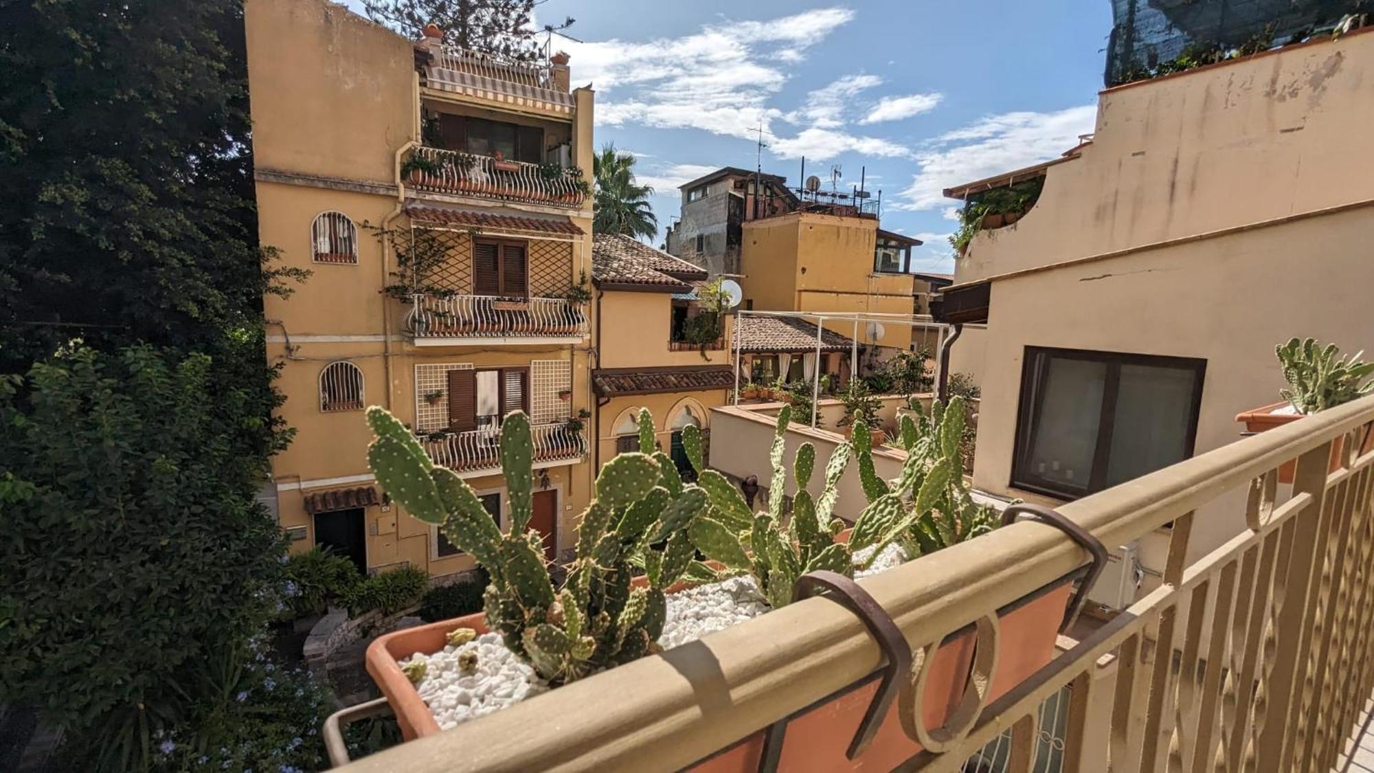 Opuntia Charming Rooms Taormina Buitenkant foto