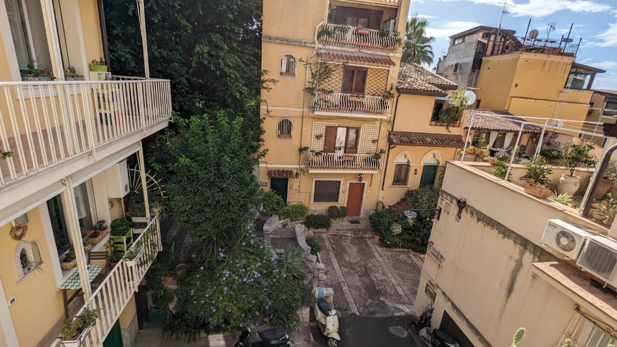 Opuntia Charming Rooms Taormina Buitenkant foto